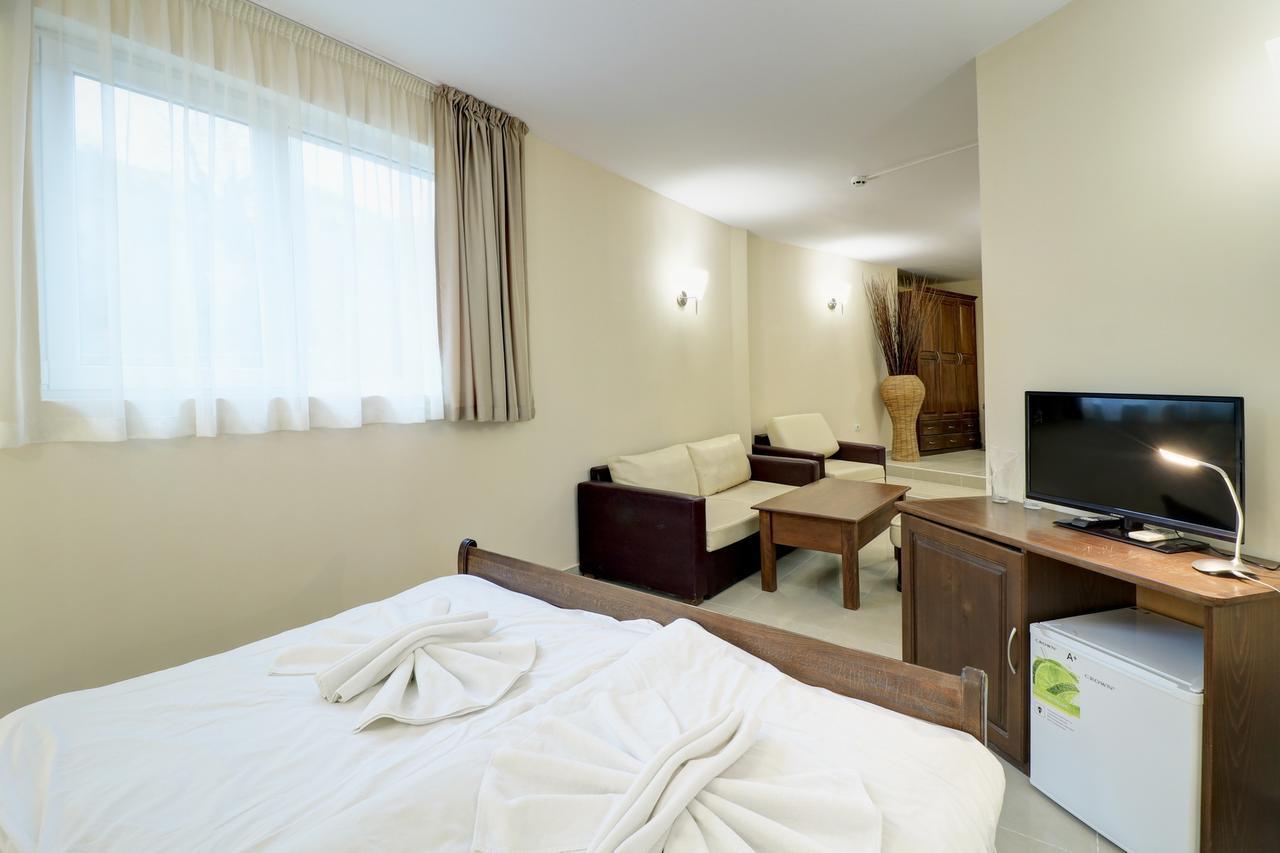 Family Hotel Jupiter Balchik Ngoại thất bức ảnh