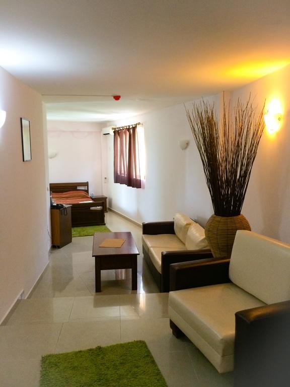 Family Hotel Jupiter Balchik Phòng bức ảnh